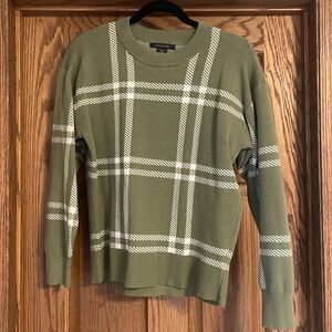 Women’s Tahari Green Sweater